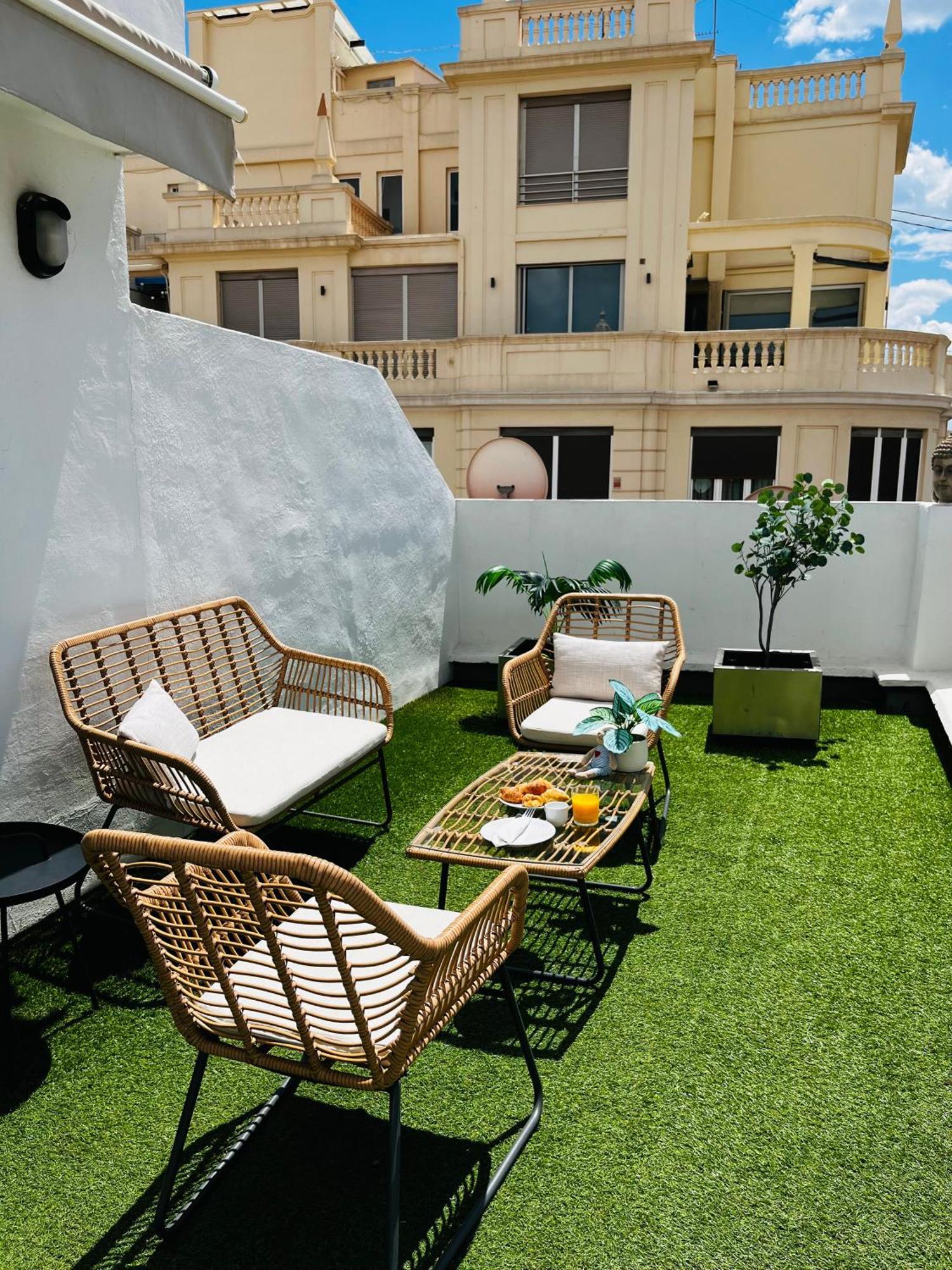 Appartamento Travel Habitat - Centro Valenza Esterno foto