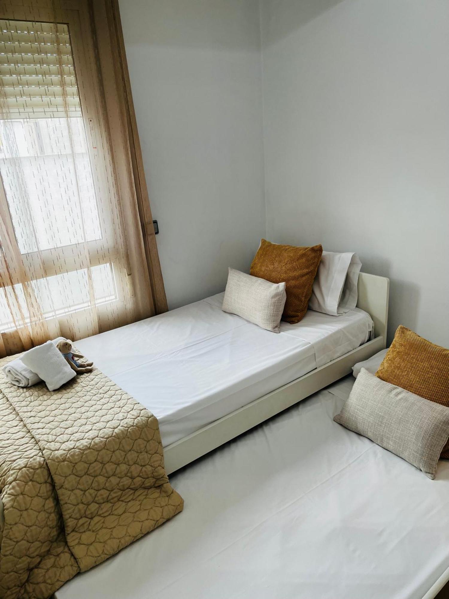 Appartamento Travel Habitat - Centro Valenza Esterno foto