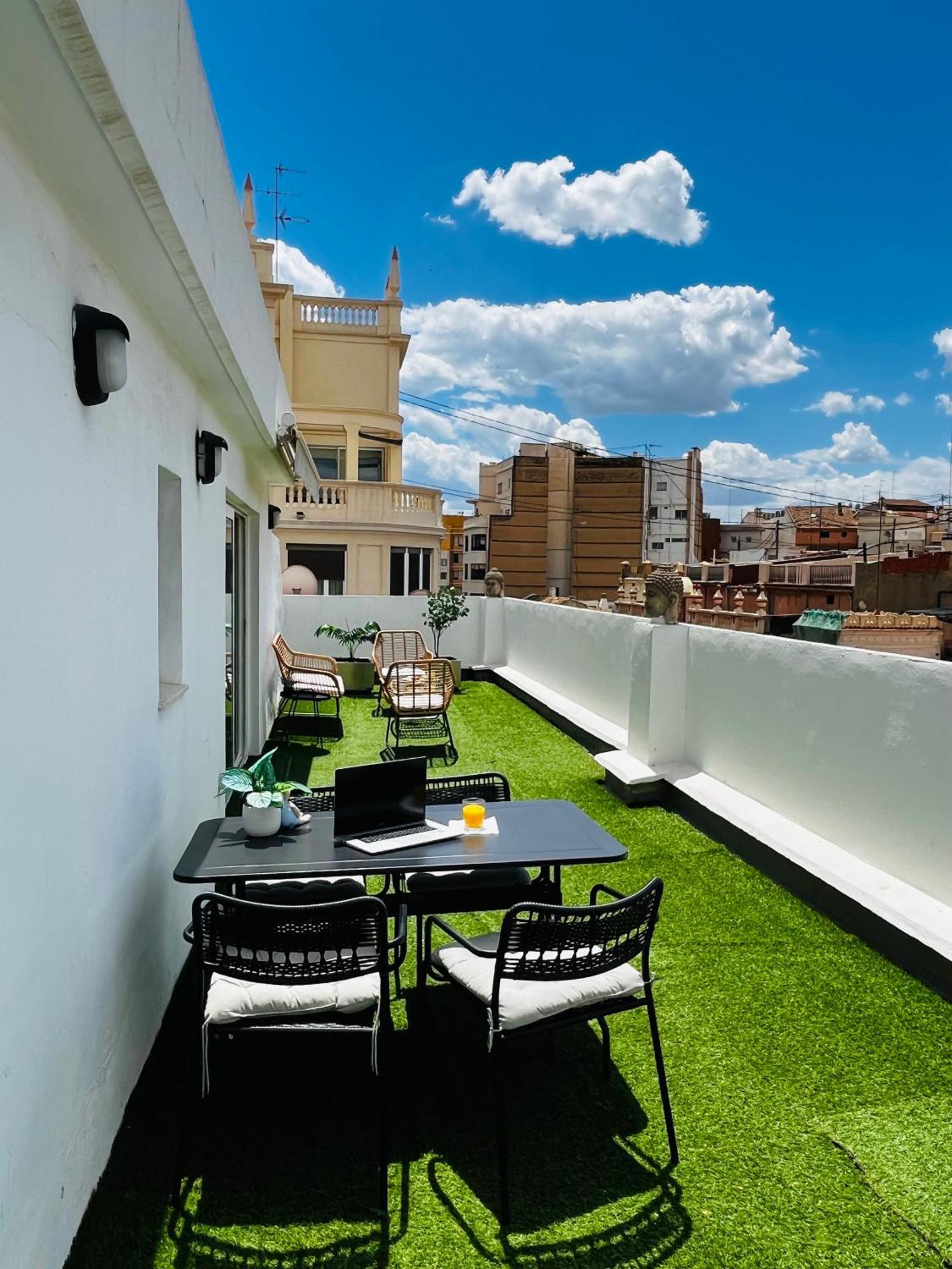 Appartamento Travel Habitat - Centro Valenza Esterno foto