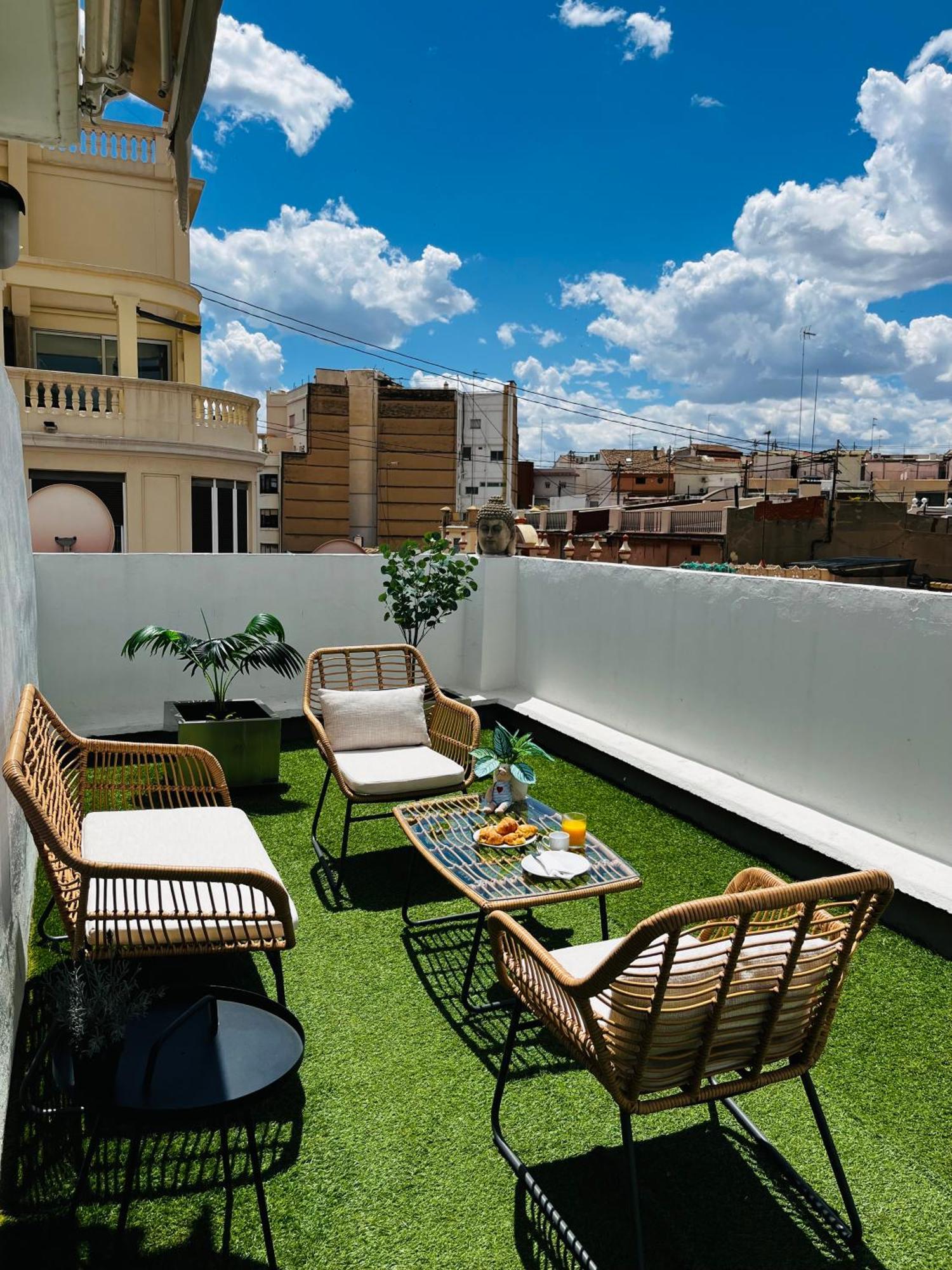 Appartamento Travel Habitat - Centro Valenza Esterno foto