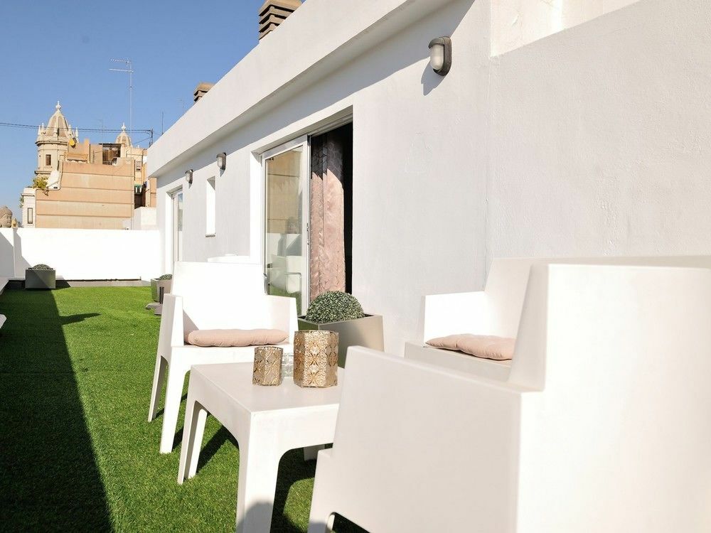 Appartamento Travel Habitat - Centro Valenza Esterno foto